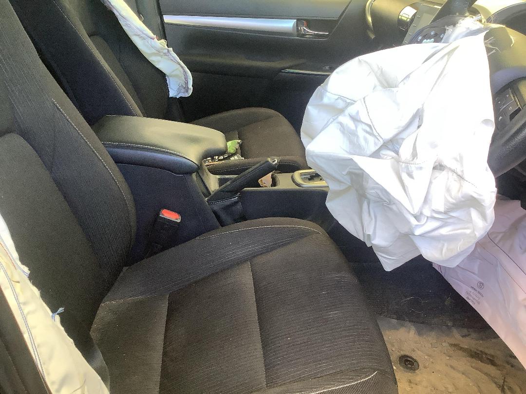 Photo '15' of Toyota Hilux SR5 TD DC