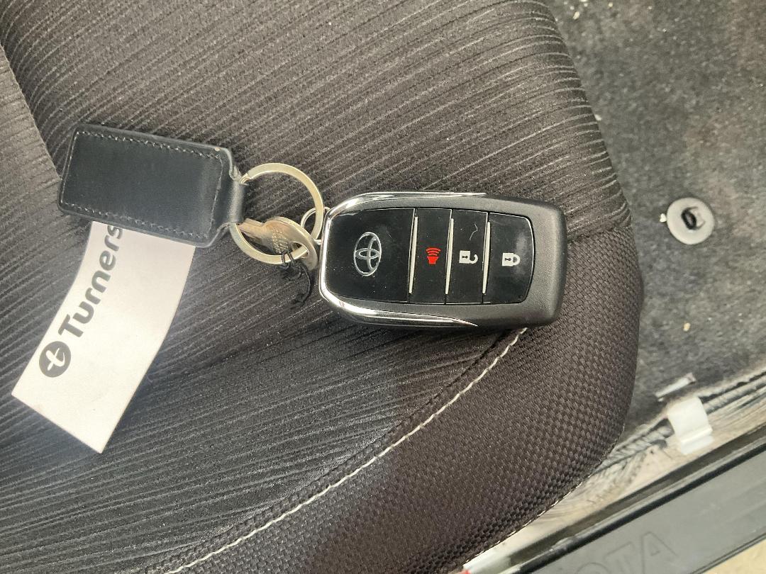 Photo '25' of Toyota Hilux SR5 TD DC