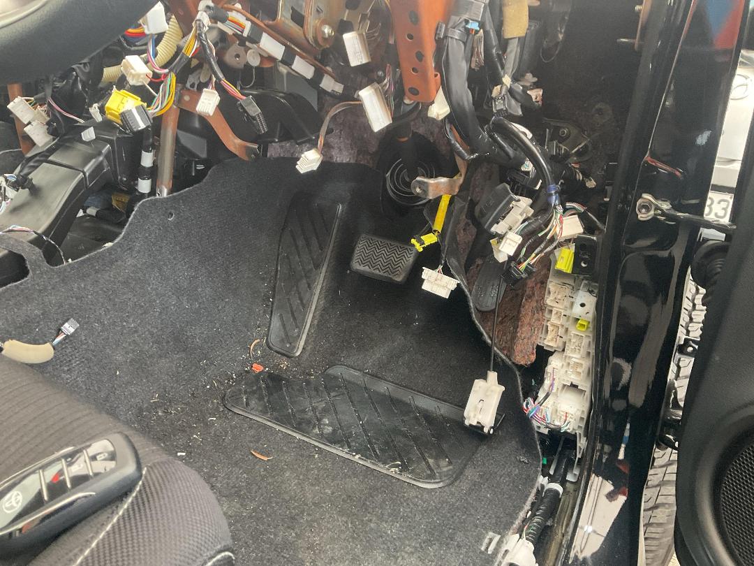 Photo '30' of Toyota Hilux SR5 TD DC