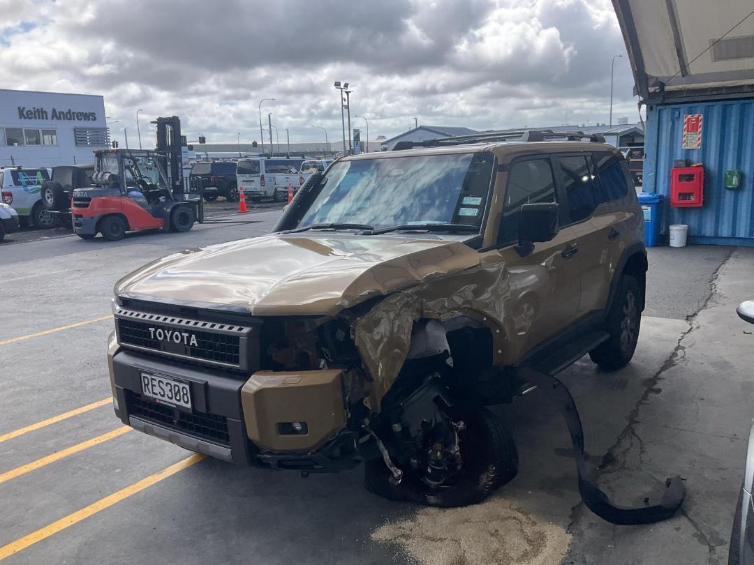 Photo '3' of Toyota Landcruiser Prado Adventure Photo '3' of Toyota Landcruiser Prado Adventure