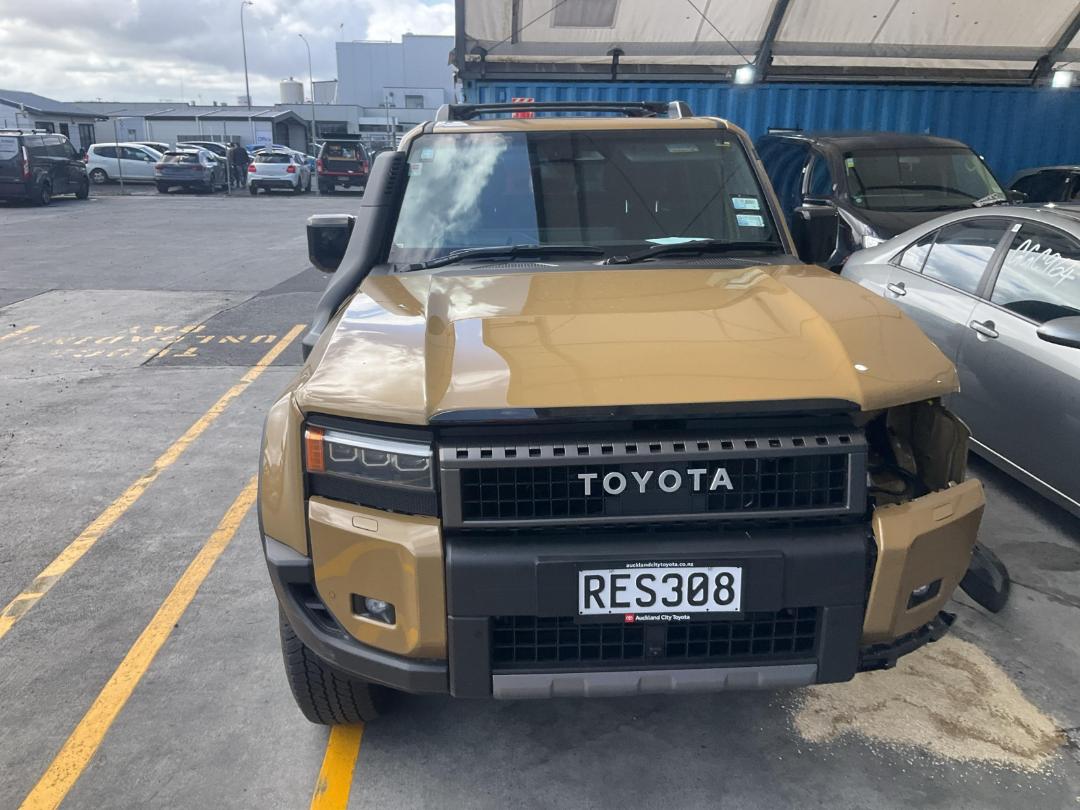 Photo '2' of Toyota Landcruiser Prado Adventure Photo '2' of Toyota Landcruiser Prado Adventure