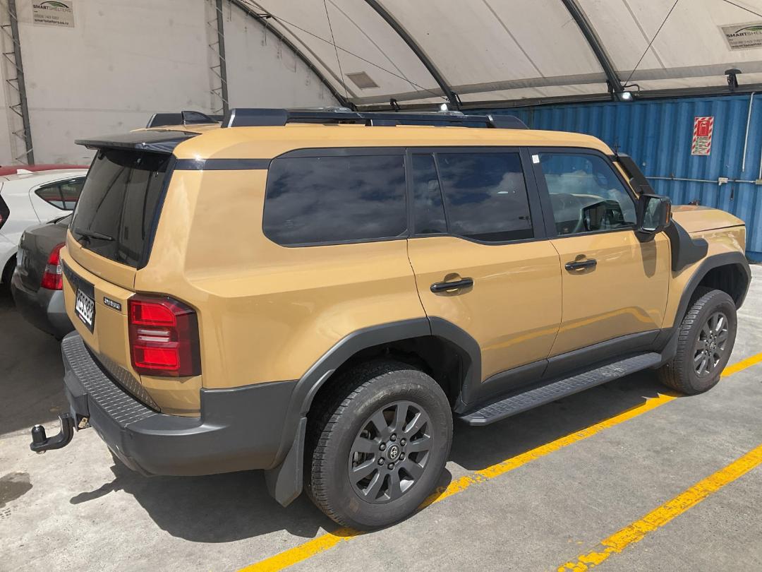 Photo '6' of Toyota Landcruiser Prado Adventure Photo '6' of Toyota Landcruiser Prado Adventure