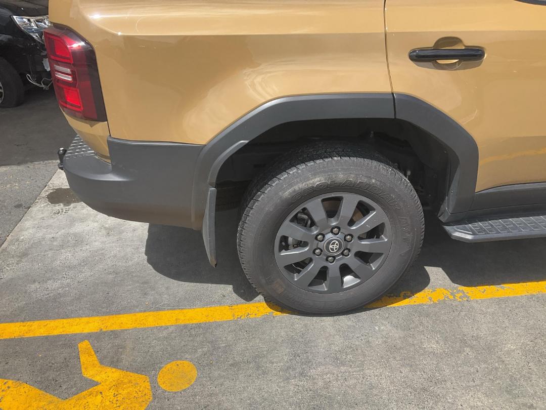 Photo '16' of Toyota Landcruiser Prado Adventure Photo '16' of Toyota Landcruiser Prado Adventure