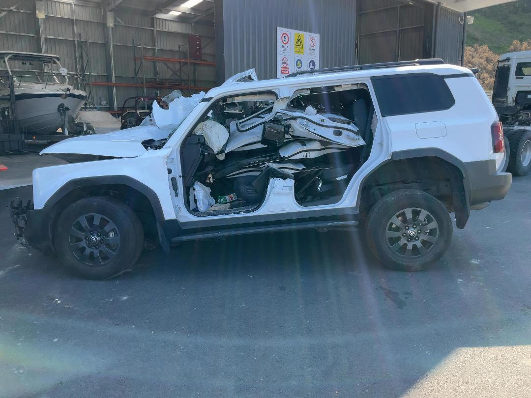 Photo '4' of Toyota Landcruiser Prado Adventure Photo '4' of Toyota Landcruiser Prado Adventure