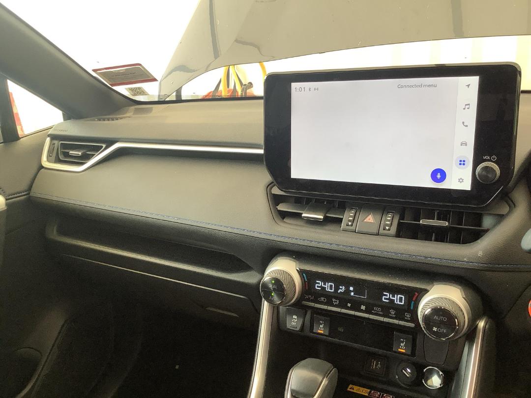 Photo '17' of Toyota Rav4 XSE Photo '17' of Toyota Rav4 XSE