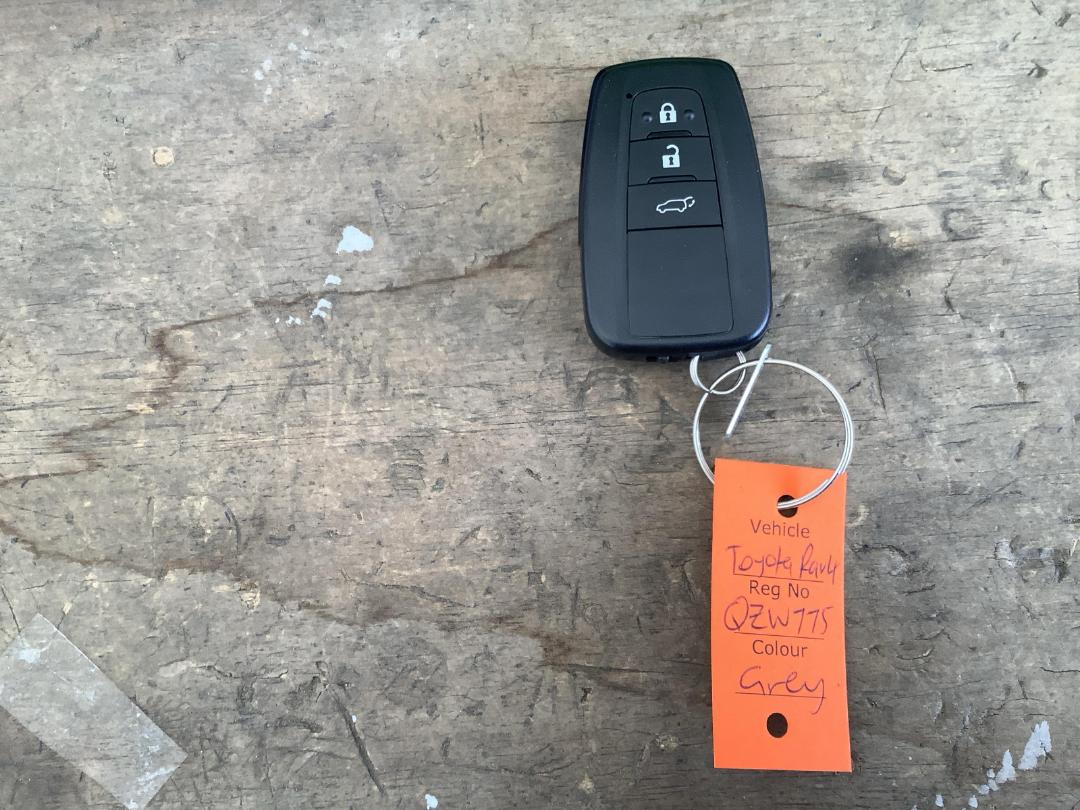 Photo '18' of Toyota Rav4 XSE Photo '18' of Toyota Rav4 XSE