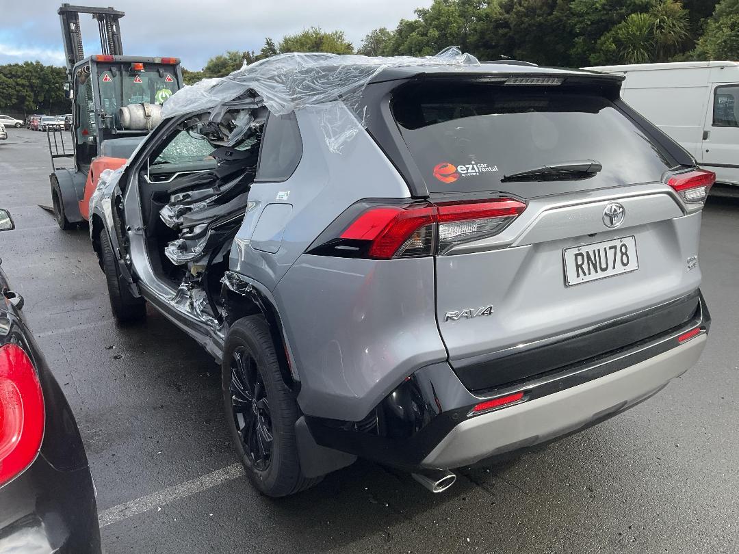 Photo '3' of Toyota Rav4 XSE Photo '3' of Toyota Rav4 XSE