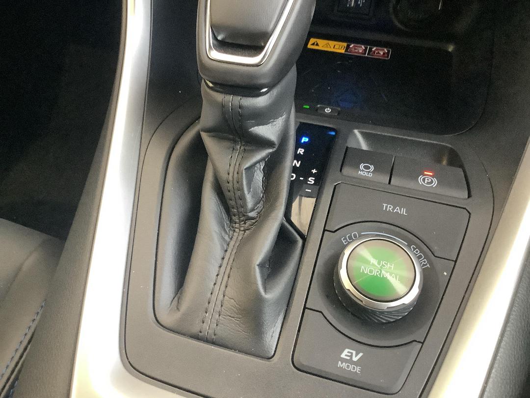 Photo '19' of Toyota Rav4 XSE