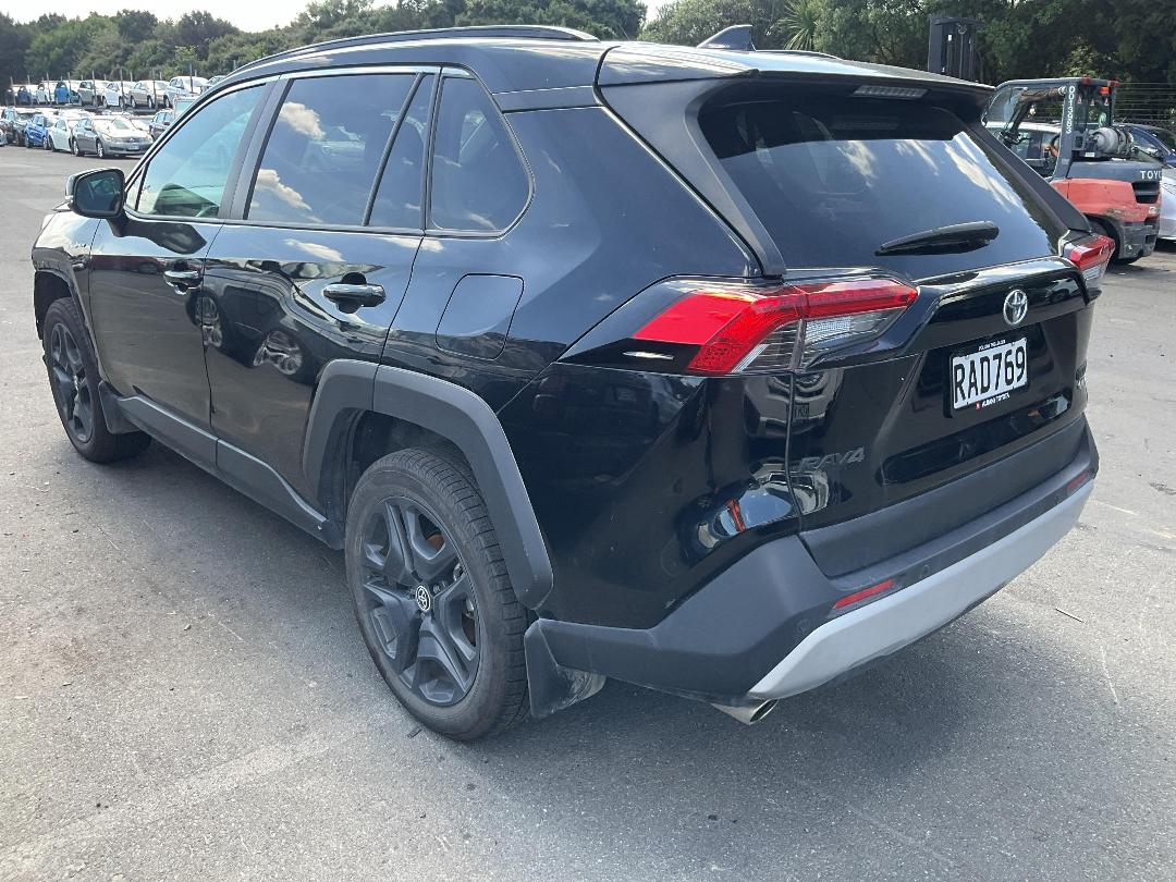 Photo '3' of Toyota Rav4 Adventure