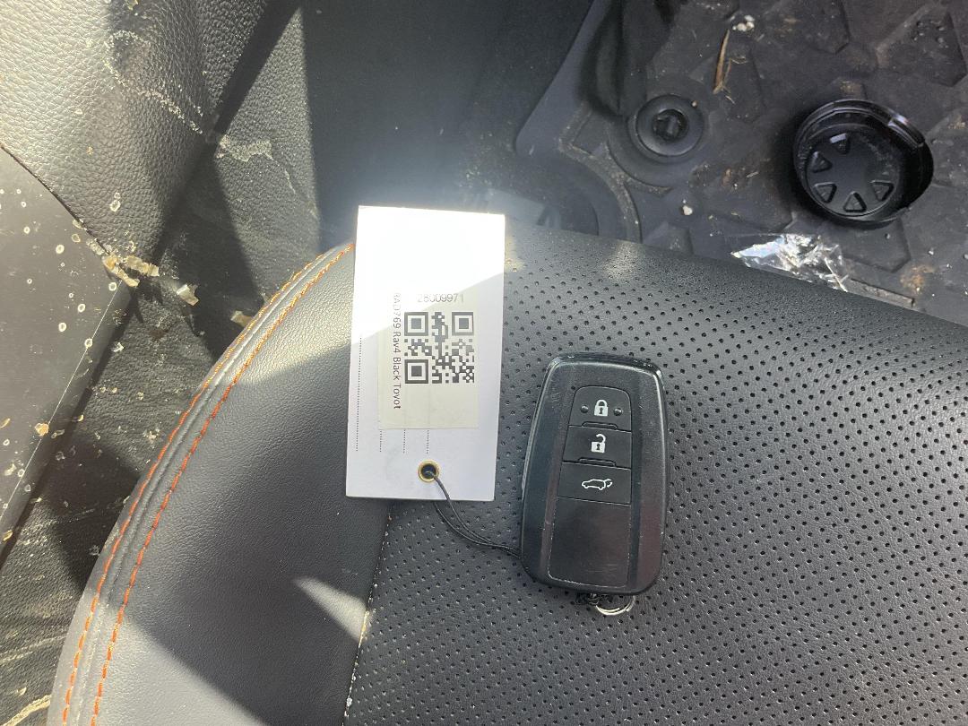 Photo '15' of Toyota Rav4 Adventure