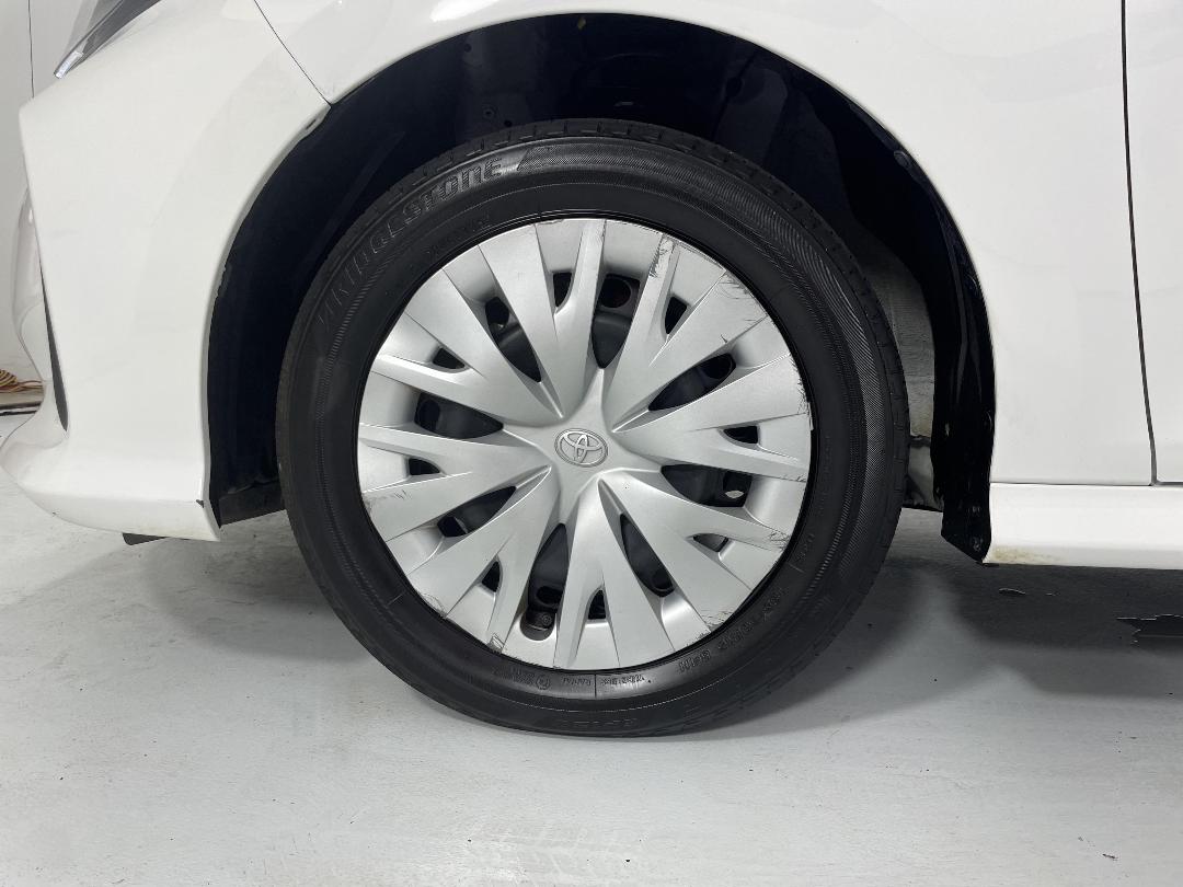 Photo '10' of Toyota Yaris