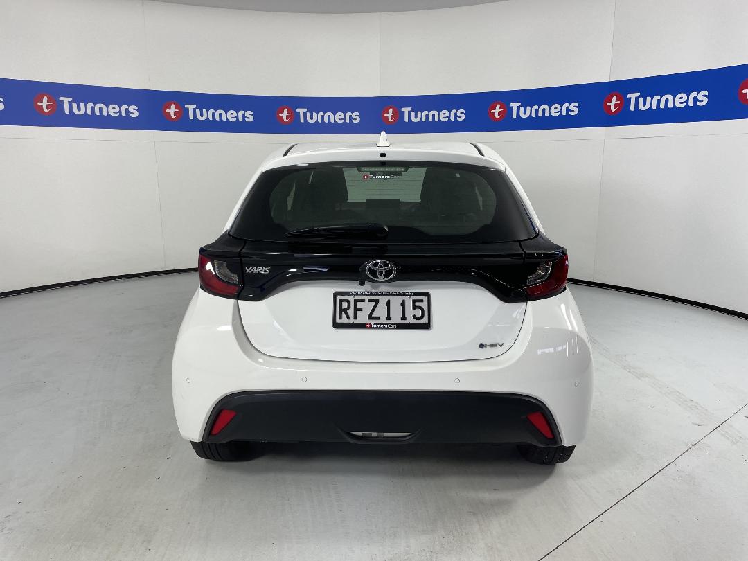 Photo '6' of Toyota Yaris