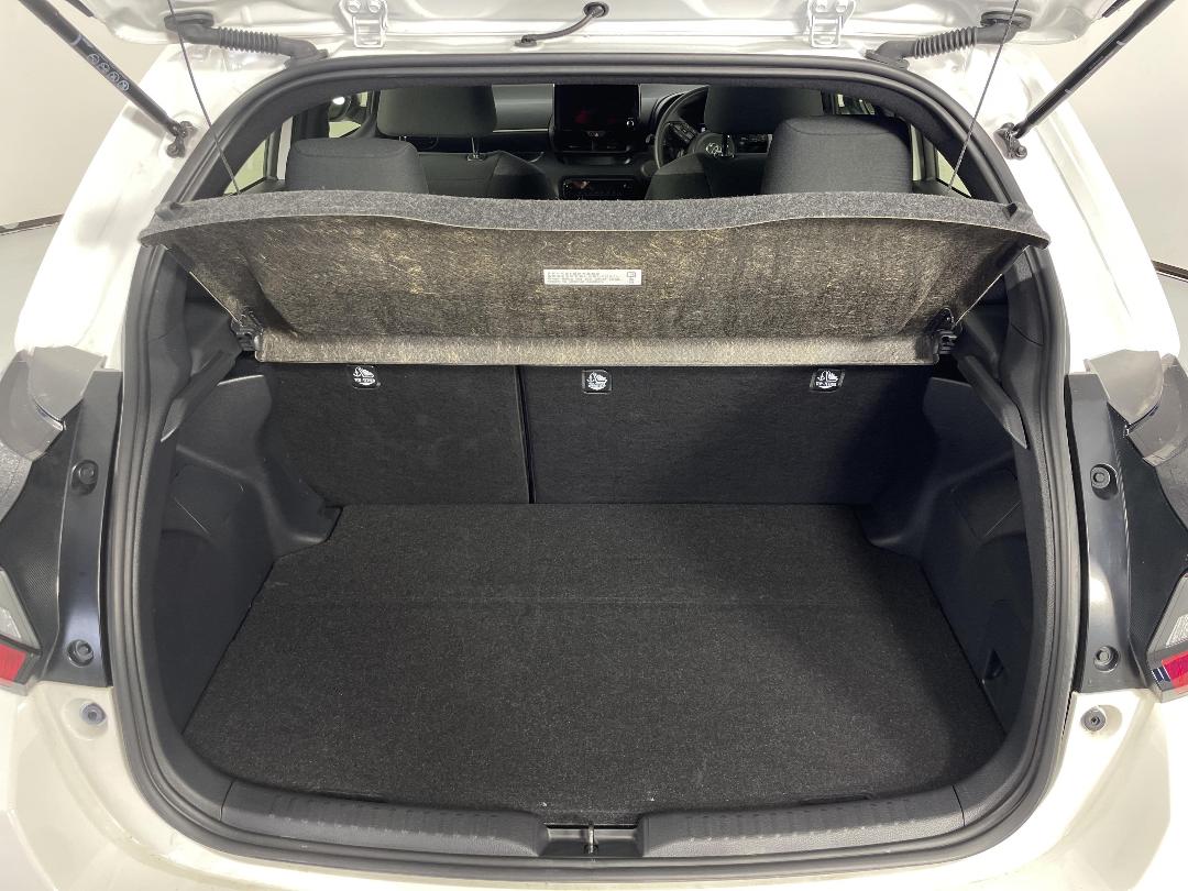 Photo '14' of Toyota Yaris