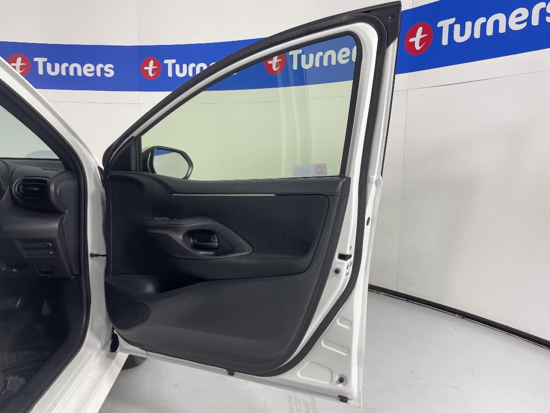 Photo '15' of Toyota Yaris