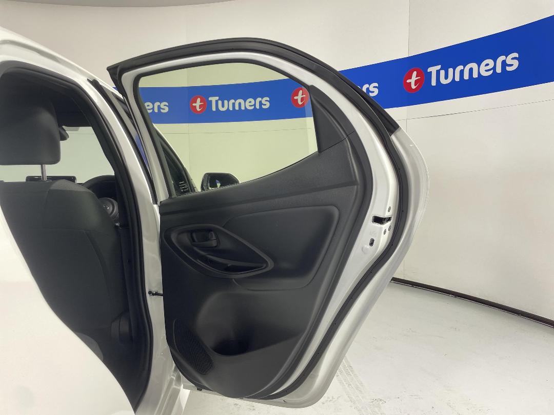 Photo '19' of Toyota Yaris