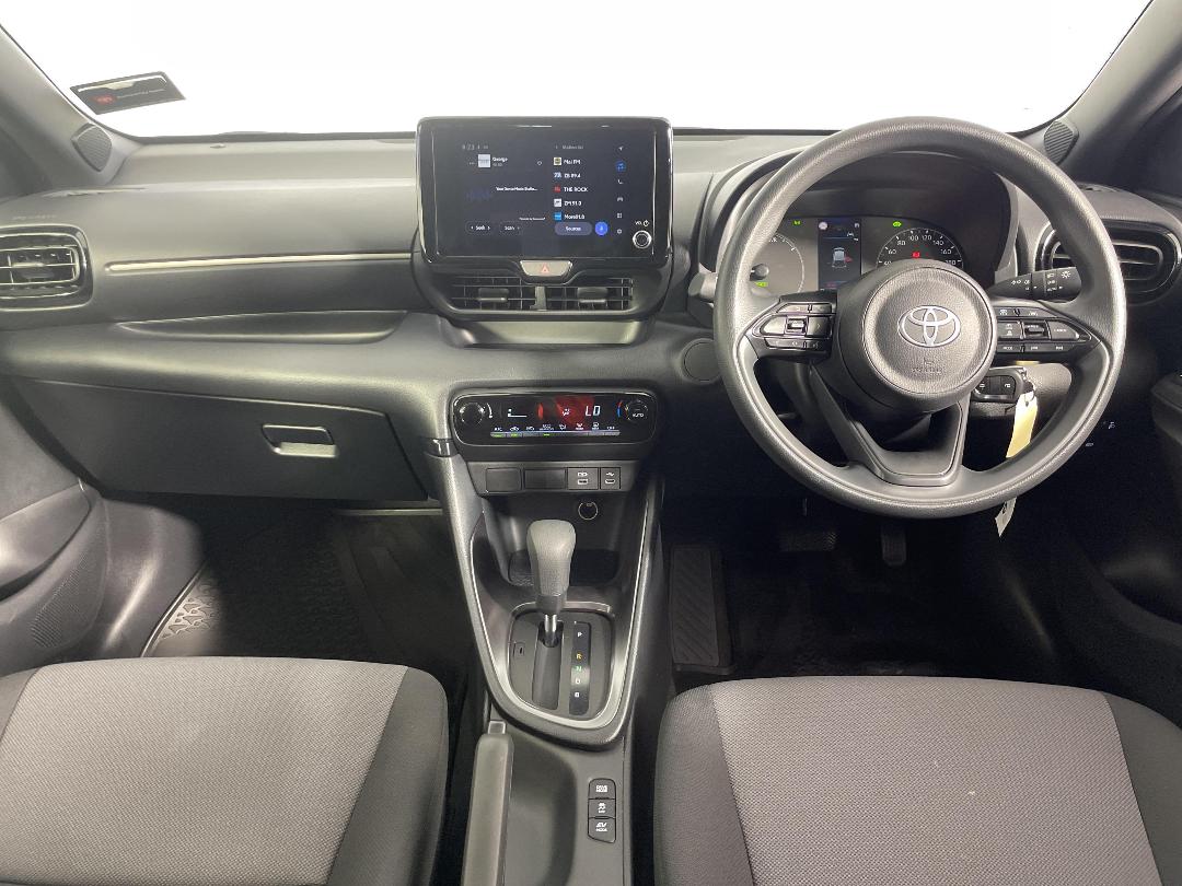 Photo '18' of Toyota Yaris