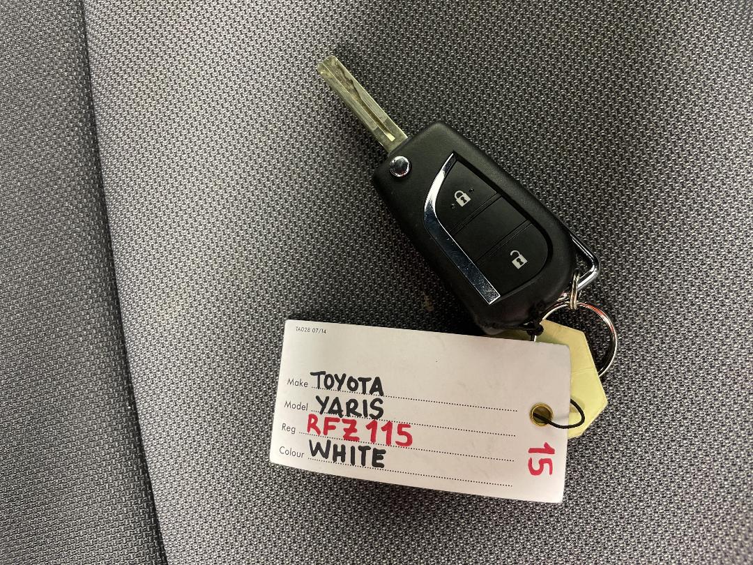 Photo '22' of Toyota Yaris