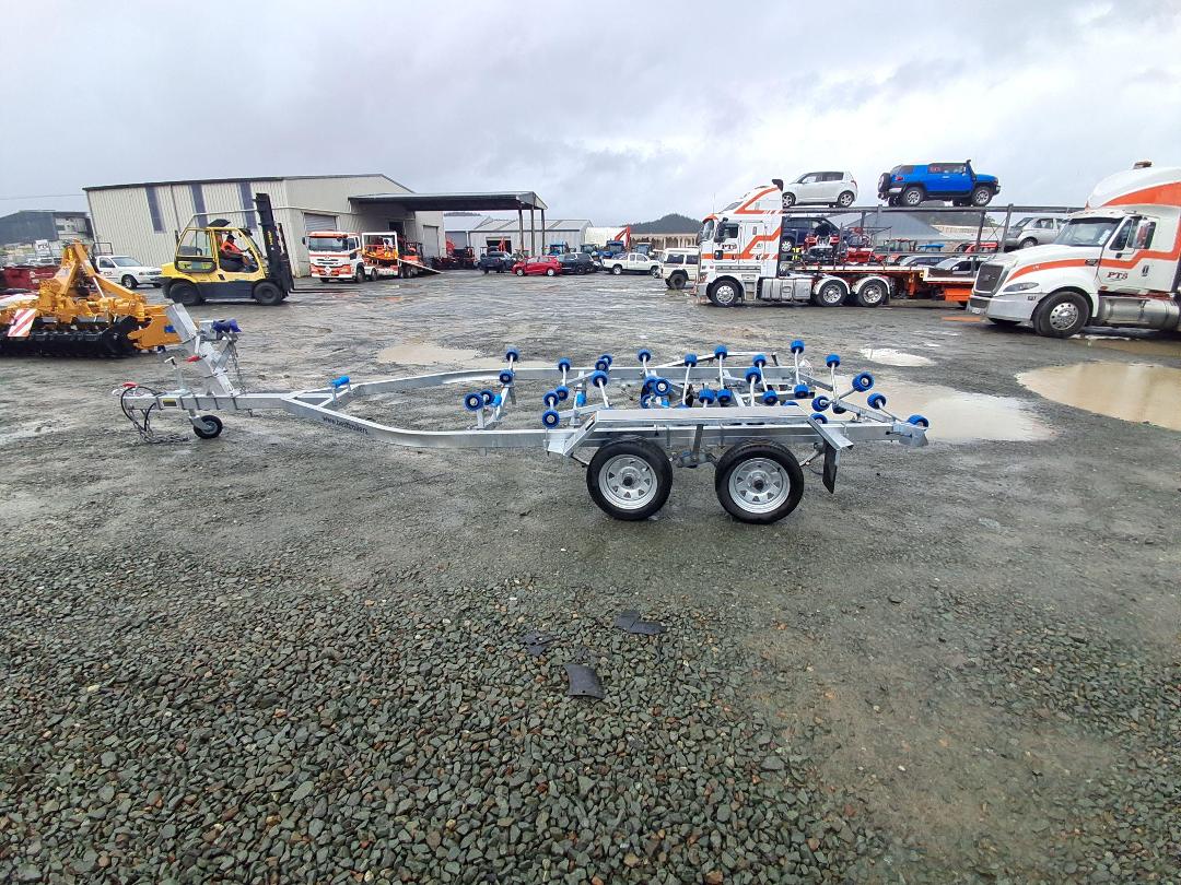 Photo '8' of TRAILER BST610D12 Boat - Tandem Photo '8' of TRAILER BST610D12 Boat - Tandem