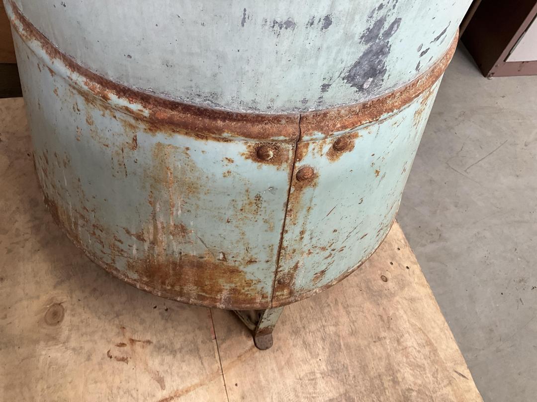 Photo '4' of "The Speedway" Antique Washing Machine