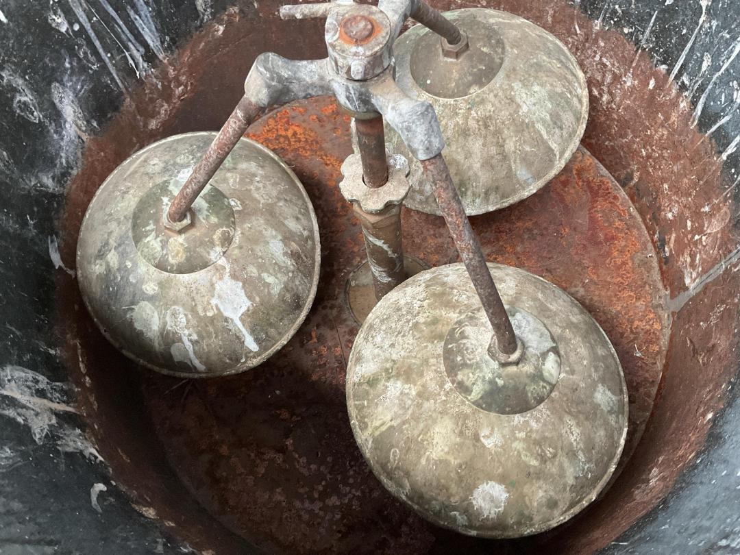 Photo '9' of "The Speedway" Antique Washing Machine