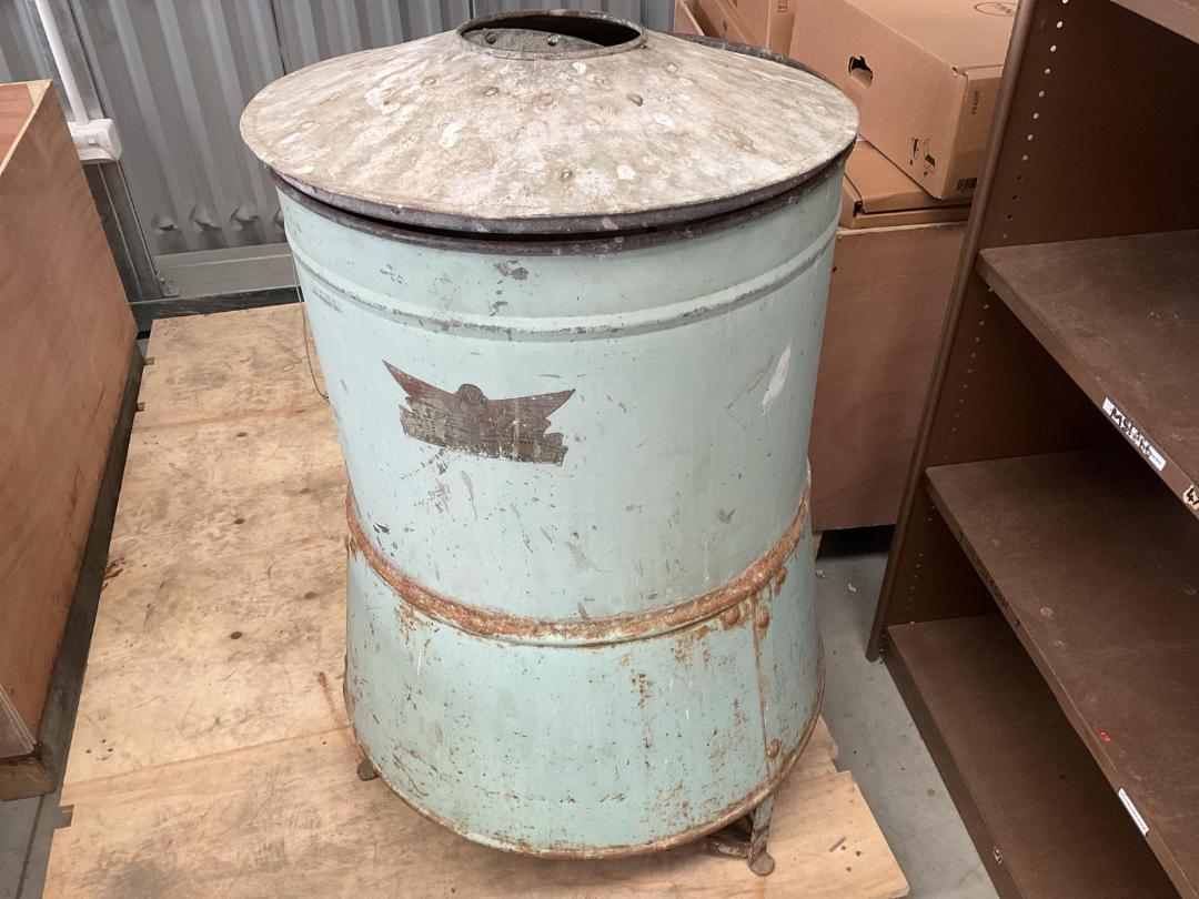 Photo '12' of "The Speedway" Antique Washing Machine