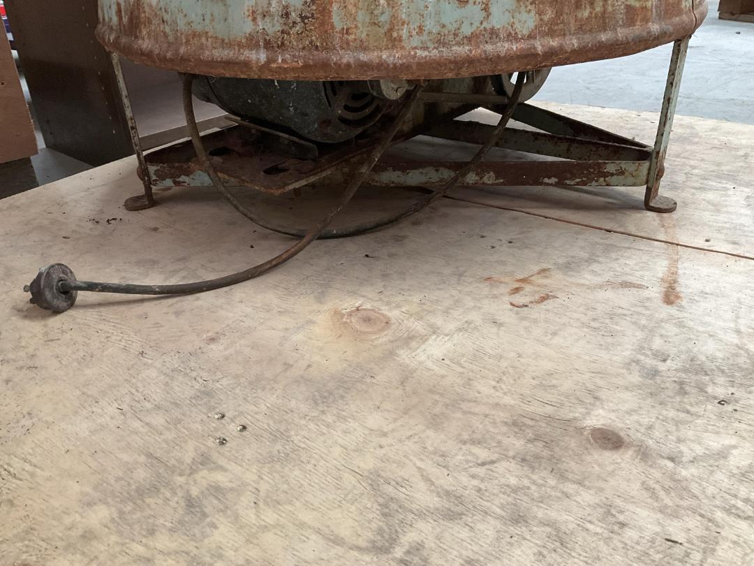 Photo '16' of "The Speedway" Antique Washing Machine