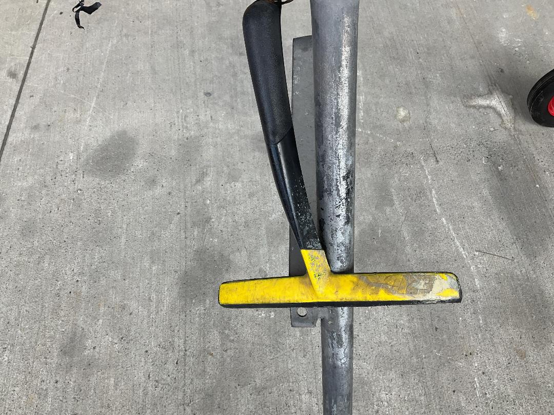 Photo '5' of ACME Vintage Clothes Ringer