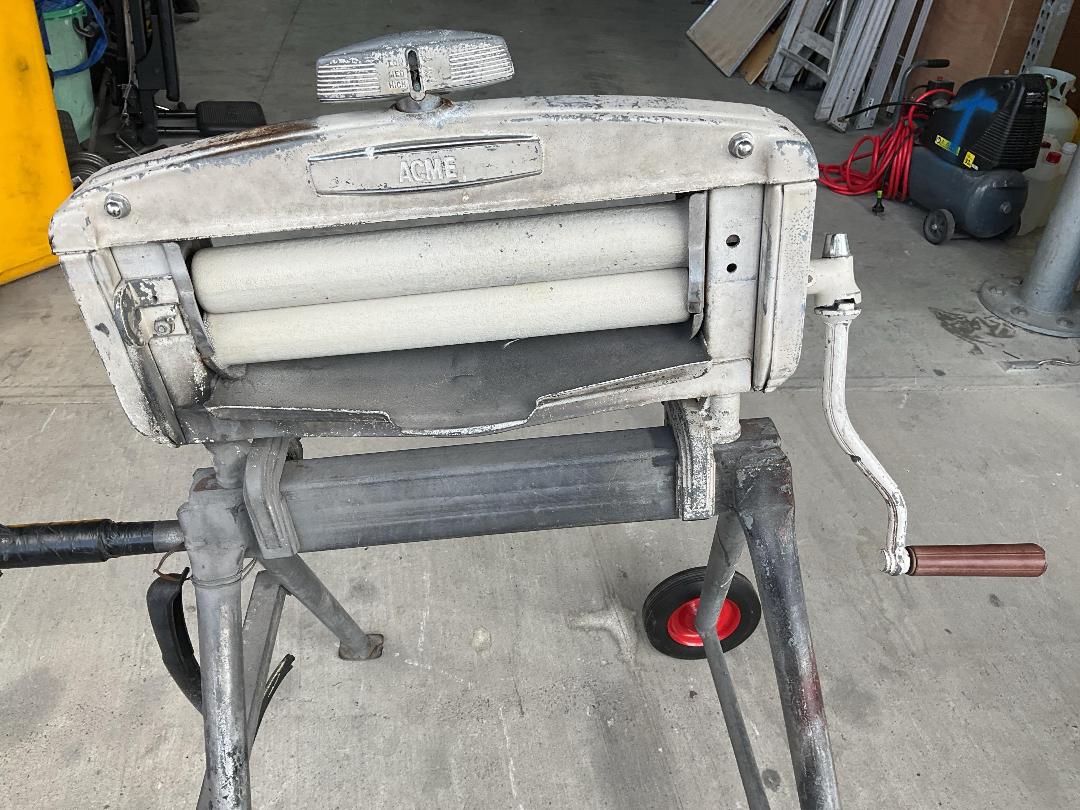 Photo '7' of ACME Vintage Clothes Ringer