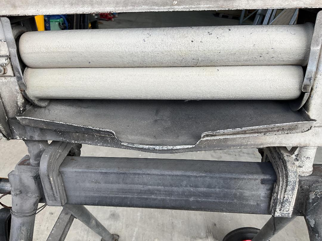 Photo '8' of ACME Vintage Clothes Ringer