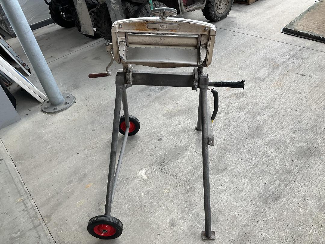 Photo '11' of ACME Vintage Clothes Ringer