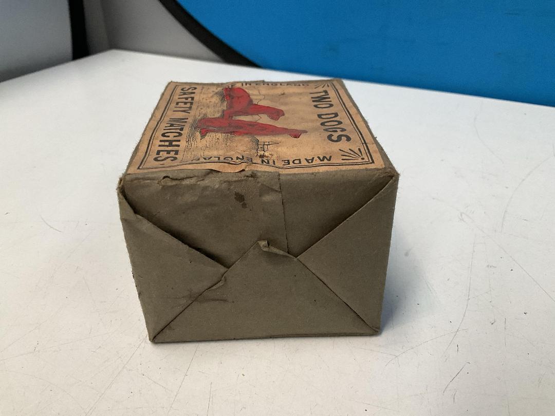 Photo '3' of Antique-Like Matches and Zig-Zag Papers