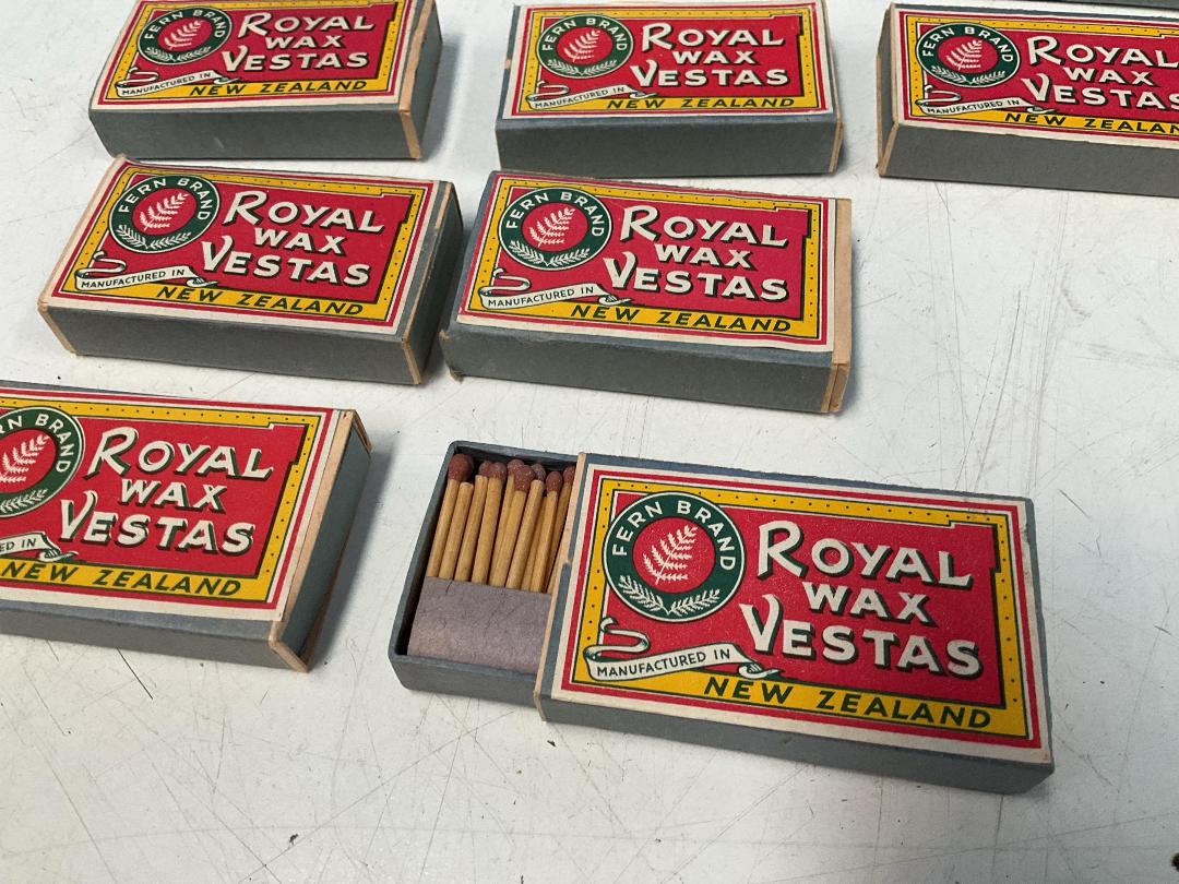 Photo '12' of Antique-Like Matches and Zig-Zag Papers