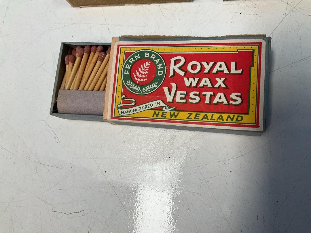 Photo '8' of Antique-Like Royal Wax Vestas Fern Brand Matches
