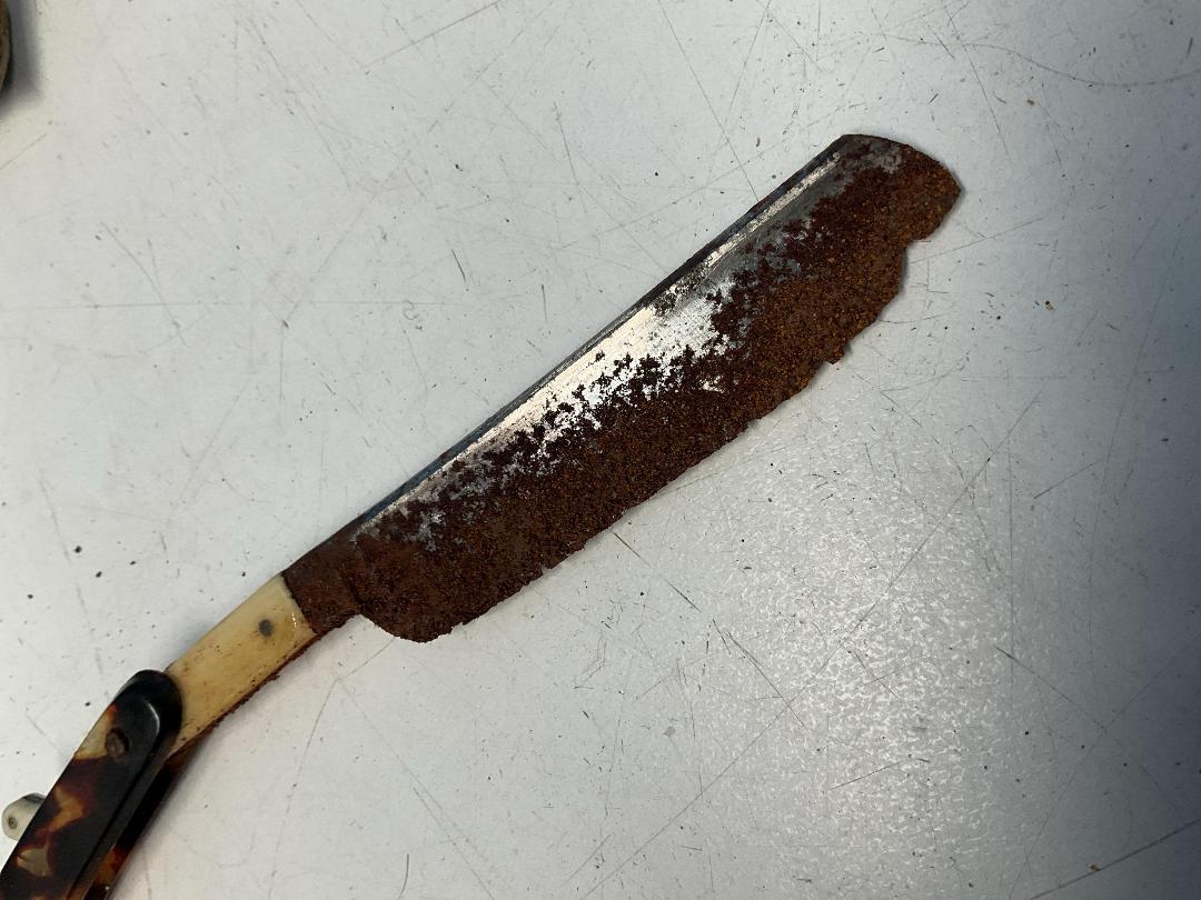 Photo '14' of Valet Auto Strop & Other Antique Razors