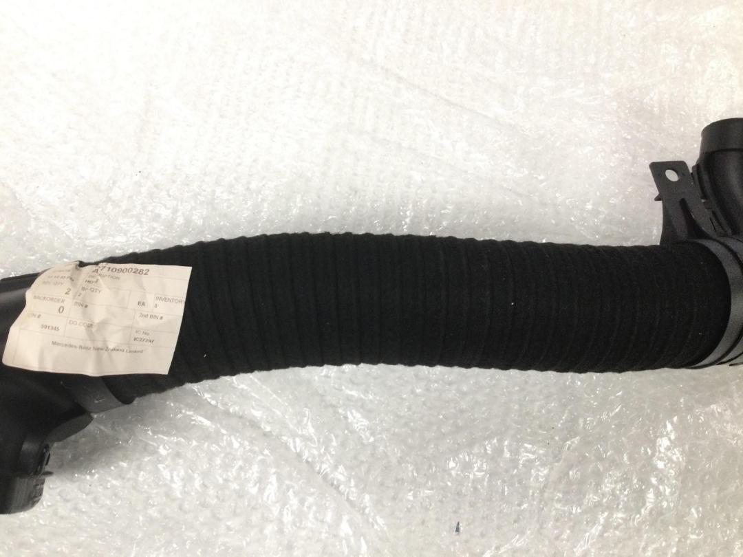 Photo '4' of Mercedes - Benz Air Intake