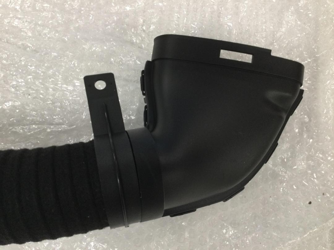 Photo '3' of Mercedes - Benz Air Intake