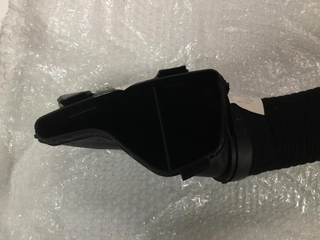 Photo '5' of Mercedes - Benz Air Intake