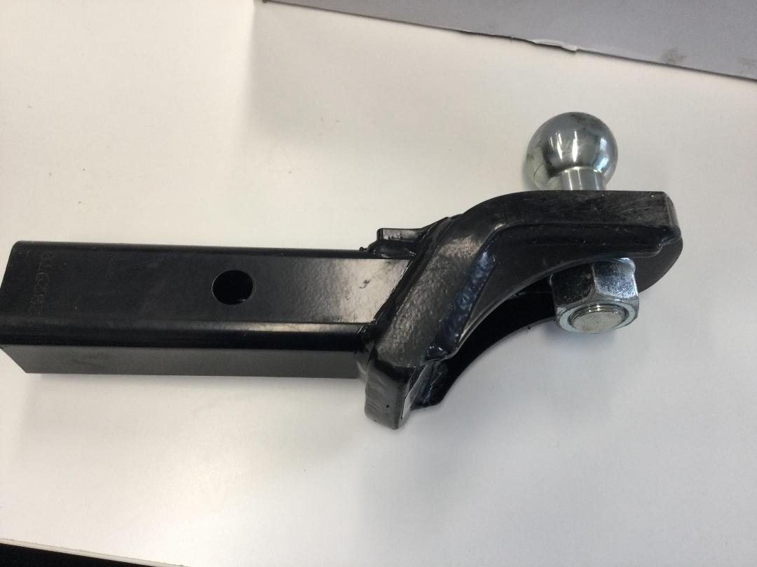 Photo '4' of Nissan Tow Ball