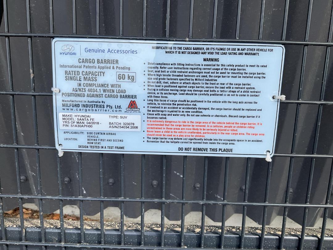 Photo '2' of Hyundai Santa Fe Cargo Barrier