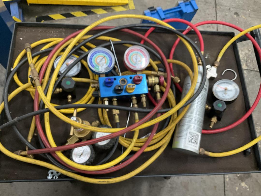 Photo '2' of HVAC Manifold Gauge Set Photo '2' of HVAC Manifold Gauge Set
