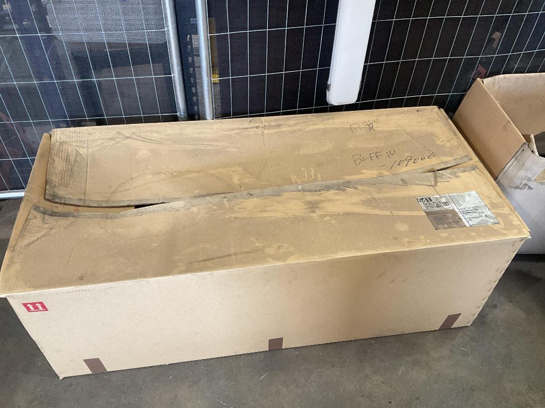 Photo '7' of Assorted boxed car parts