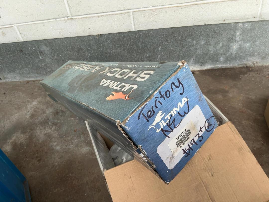 Photo '4' of Assortment of Automotive Consumables