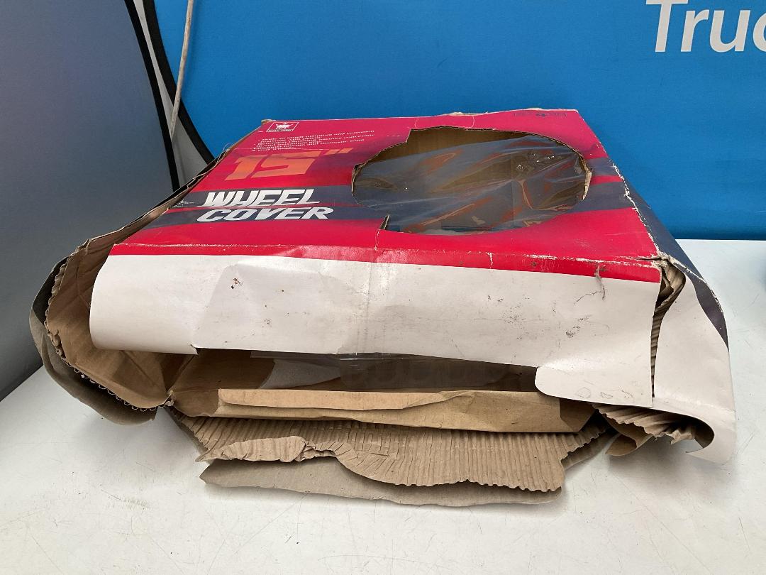 Photo '4' of 3x Kuan Tong 15” Wheel Covers Photo '4' of 3x Kuan Tong 15” Wheel Covers