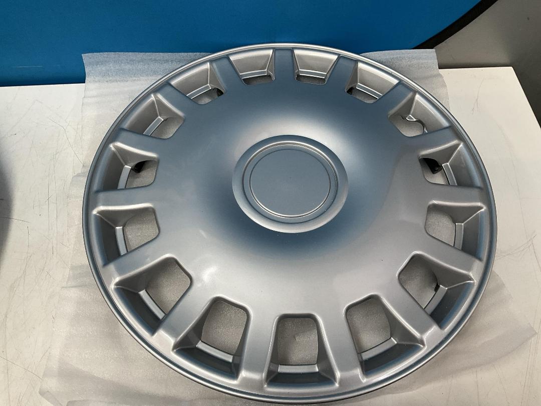 Photo '8' of 3x Kuan Tong 15” Wheel Covers Photo '8' of 3x Kuan Tong 15” Wheel Covers