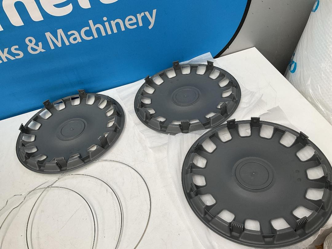 Photo '11' of 3x Kuan Tong 15” Wheel Covers Photo '11' of 3x Kuan Tong 15” Wheel Covers