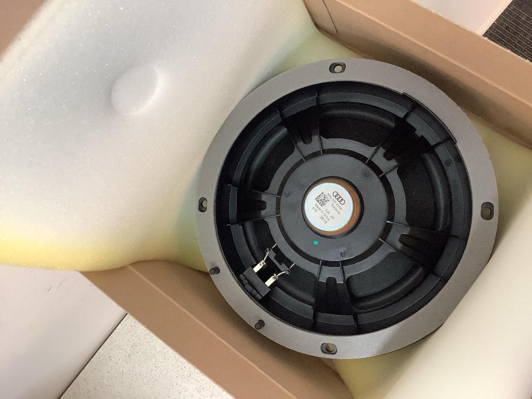 Photo '2' of Audi Q5 Front Speakers x2