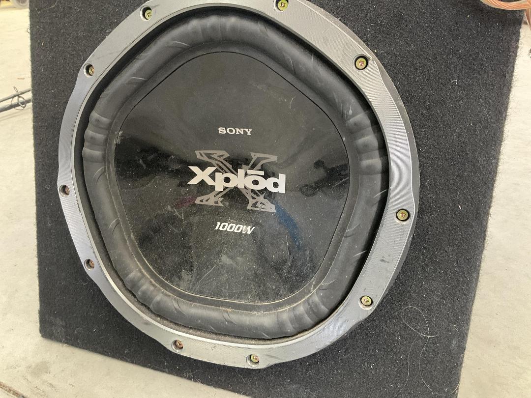 Photo '2' of Sony - Xplod 1000W Sub & JVC DRVN 800w Amp