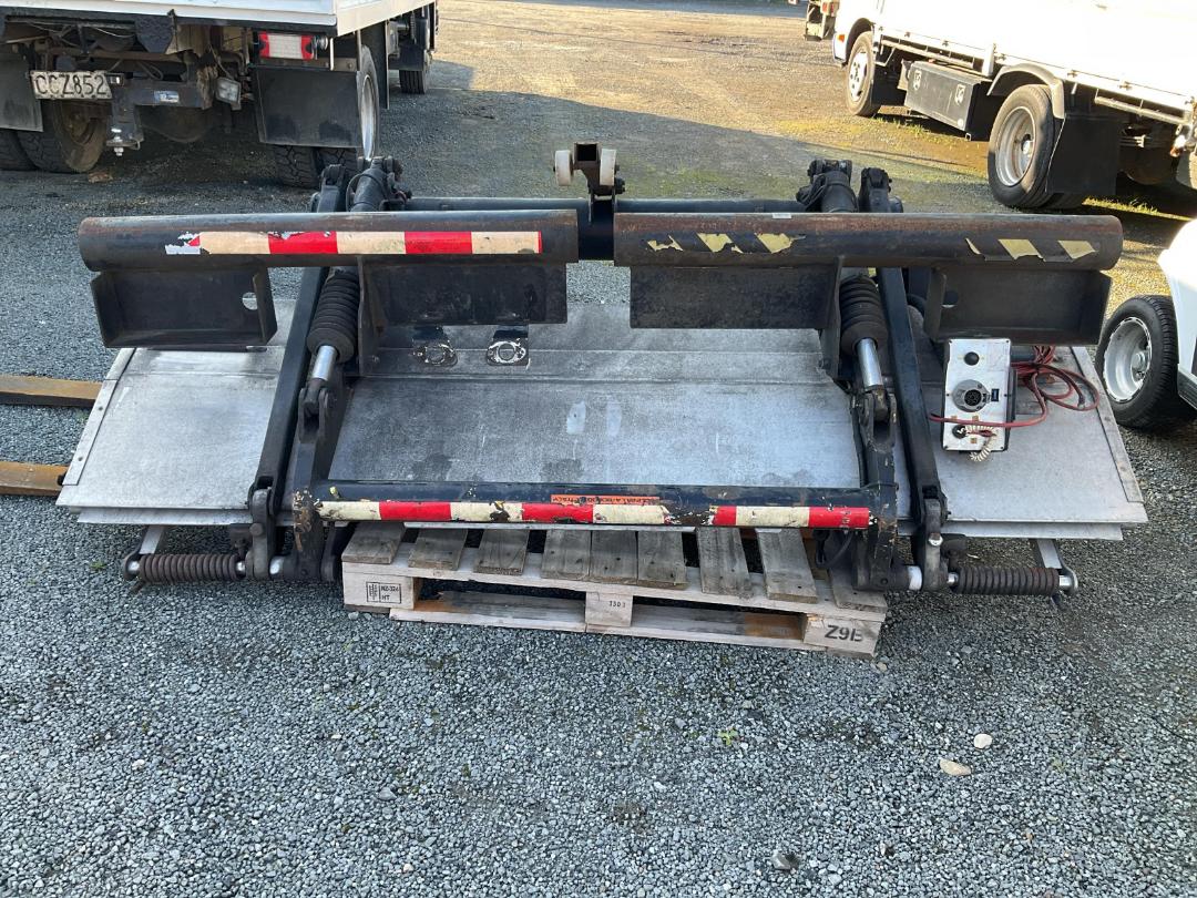 Photo '2' of 2012 Anteo Model 123004600 Tail Lift Photo '2' of 2012 Anteo Model 123004600 Tail Lift