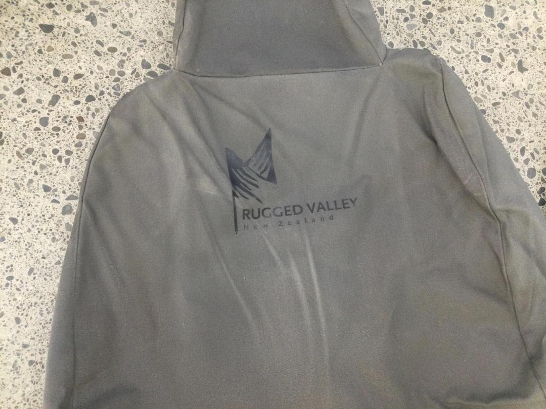 Photo '2' of Rugged Valley used seat covers