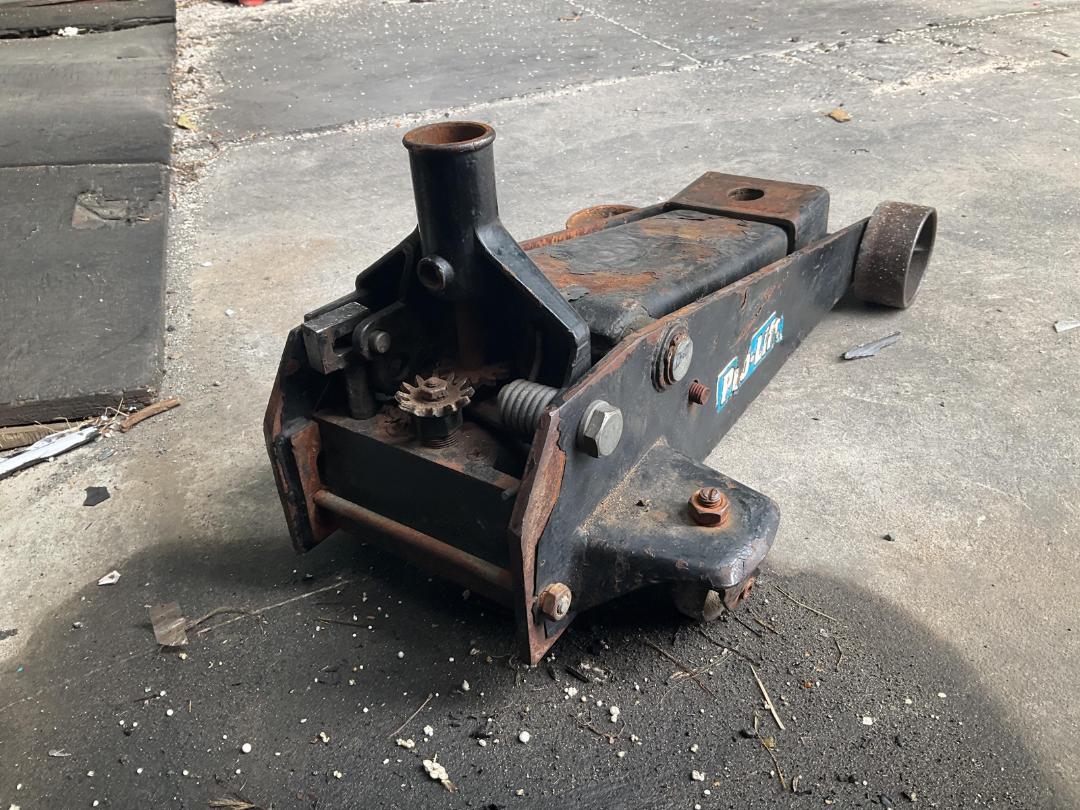 Photo '4' of Pro-Lift Trolley Jack